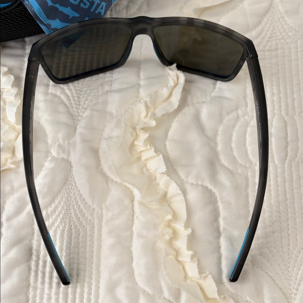LIKE NEW! Costa xOcearch Rinconcito Polarized Sunglasses with case and cloth - Picture 4 of 9
